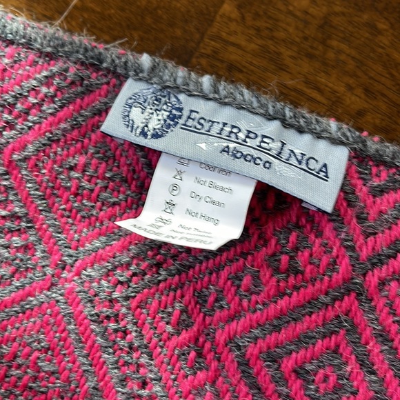 Alpaca Blanket - Picture 3 of 4